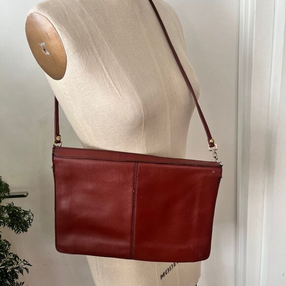 70's Vintage Leather Envelope Clutch in Rust - Picture 2 of 8